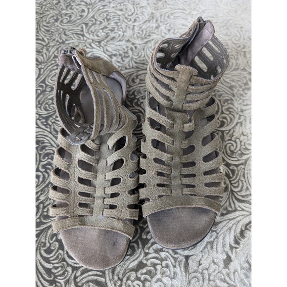 AEROSOLES Women's Suede Gladiator Sandals Size 6.5 - Picture 1 of 5